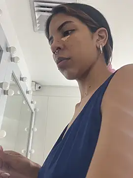 VioletaHills  online show from March 25, 2026, 12:22 pm