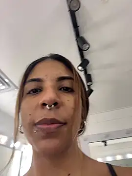 VioletaHills  online show from April 8, 2026, 12:16 pm