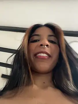 VioletaHills  online show from April 15, 2026, 7:58 pm