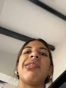 Snapshot of VioletaHills_ chatting on May 13, 2026, 12:13 pm VioletaHills online show from May 13, 2026, 12:13 pm