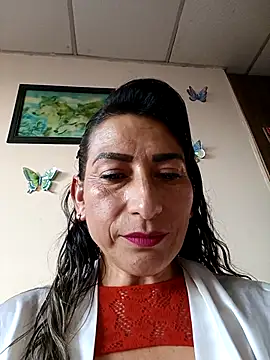 Snapshot of Lucia_Rios chatting on April 24, 2026, 10:34 pm Lucia Rios online show from April 24, 2026, 10:34 pm