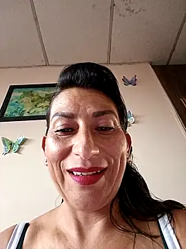 Snapshot of Lucia_Rios chatting on May 7, 2026, 10:37 pm Lucia Rios online show from May 7, 2026, 10:37 pm
