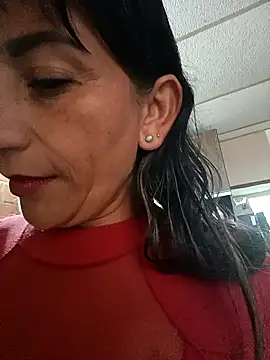 Snapshot of Lucia_Rios chatting on May 8, 2026, 10:37 pm Lucia Rios online show from May 8, 2026, 10:37 pm