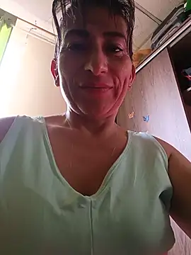 Snapshot of Lucia_Rios chatting on May 19, 2026, 9:32 pm Lucia Rios online show from May 19, 2026, 9:32 pm