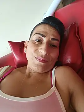 Snapshot of Lucia_Rios chatting on May 24, 2026, 9:53 pm Lucia Rios online show from May 24, 2026, 9:53 pm