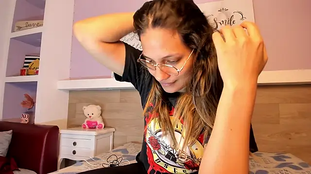 EmmaSanchez  online show from March 31, 2026, 8:20 pm