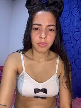 allyson-cute03 online show from April 21, 2026, 1:39 pm