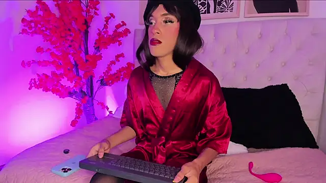 Snapshot of Liz_Hills chatting on April 21, 2026, 3:17 pm Liz Hills online show from April 21, 2026, 3:17 pm