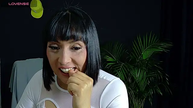 Snapshot of Valeriaa_cruz chatting on March 2, 2026, 11:39 am Valeriaa cruz online show from March 2, 2026, 11:39 am