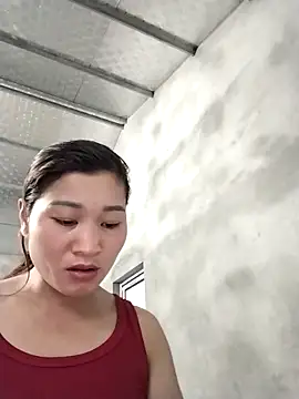 Snapshot of Lilinn_ chatting on April 22, 2026, 10:50 am Lilinn online show from April 22, 2026, 10:50 am
