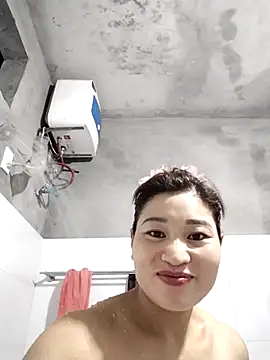 Snapshot of Lilinn_ chatting on May 4, 2026, 12:12 pm Lilinn online show from May 4, 2026, 12:12 pm