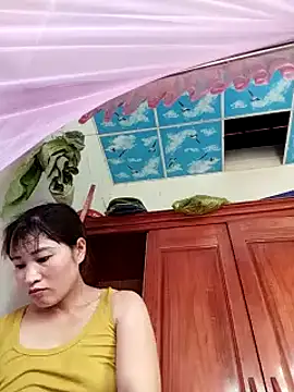 Snapshot of Lilinn_ chatting on May 28, 2026, 5:16 am Lilinn online show from May 28, 2026, 5:16 am