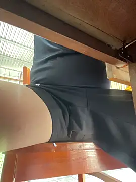 hoang15075 online show from April 2, 2026, 7:17 am