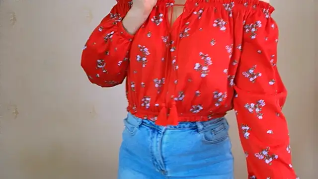 Snapshot of Inessa_beauty chatting on May 19, 2026, 2:23 pm Inessa beauty online show from May 19, 2026, 2:23 pm