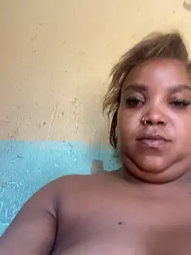 Snapshot of friendlybitch22 chatting on April 11, 2026, 9:24 am friendlybitch22 online show from April 11, 2026, 9:24 am