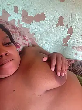 Snapshot of friendlybitch22 chatting on April 12, 2026, 11:04 am friendlybitch22 online show from April 12, 2026, 11:04 am