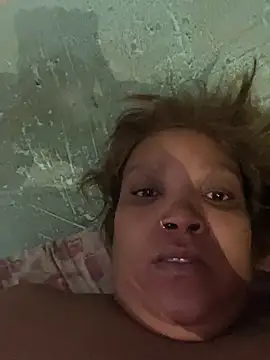 Snapshot of friendlybitch22 chatting on April 14, 2026, 4:51 am friendlybitch22 online show from April 14, 2026, 4:51 am