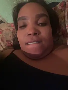 friendlybitch22 online show from April 28, 2026, 12:42 am
