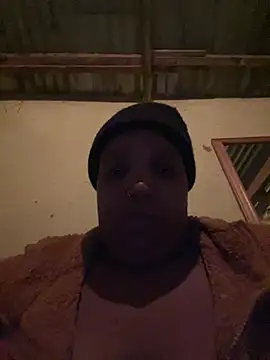 friendlybitch22 online show from May 20, 2026, 4:35 pm