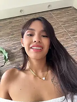 Mia-villalobos online show from June 6, 2026, 2:22 pm