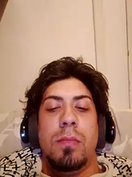 Snapshot of iShon777 chatting on April 14, 2026, 11:00 pm iShon777 online show from April 14, 2026, 11:00 pm