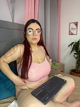 Kiara noirr online show from March 13, 2026, 11:39 am