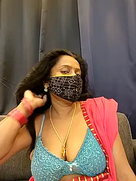 misti-boudii online show from April 4, 2026, 11:24 pm