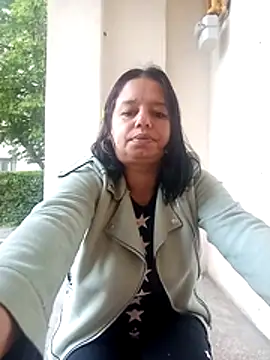 roxana e43 online show from April 21, 2026, 4:30 am