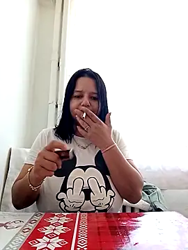 roxana e43 online show from April 28, 2026, 9:47 am