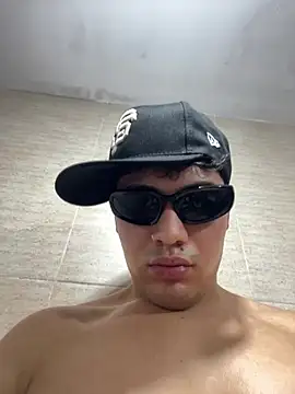 Snapshot of turromisterioso chatting on March 1, 2026, 6:32 pm turromisterioso online show from March 1, 2026, 6:32 pm