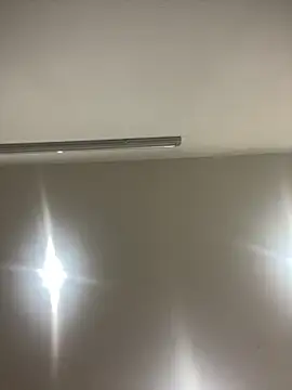 Emi rousse online show from April 3, 2026, 12:25 pm