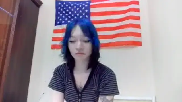 Snapshot of KarinaAeris chatting on March 4, 2026, 9:21 pm KarinaAeris online show from March 4, 2026, 9:21 pm