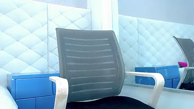 catriona queen16 online show from April 4, 2026, 7:39 am