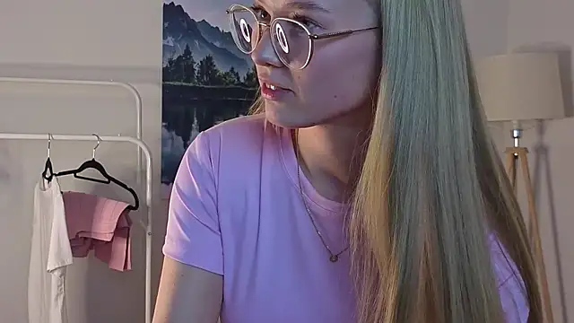 Snapshot of RethaSteimer chatting on March 3, 2026, 10:43 am RethaSteimer online show from March 3, 2026, 10:43 am