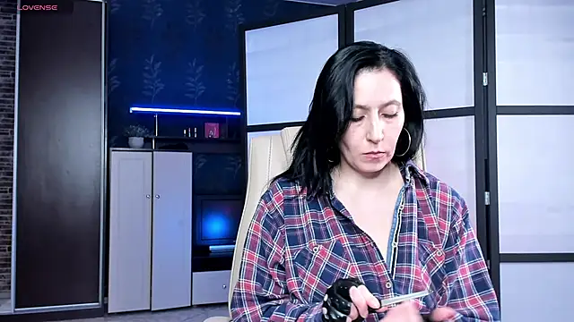 Lucky Milf online show from April 4, 2026, 3:42 pm