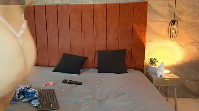 Lauren Rouses online show from April 11, 2026, 7:45 am