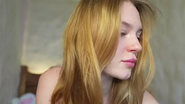 cyberl0ve  online show from March 31, 2026, 1:55 pm