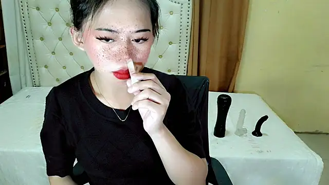 Snapshot of Seductive_sophie chatting on August 4, 2026, 1:53 am Seductive sophie online show from August 4, 2026, 1:53 am