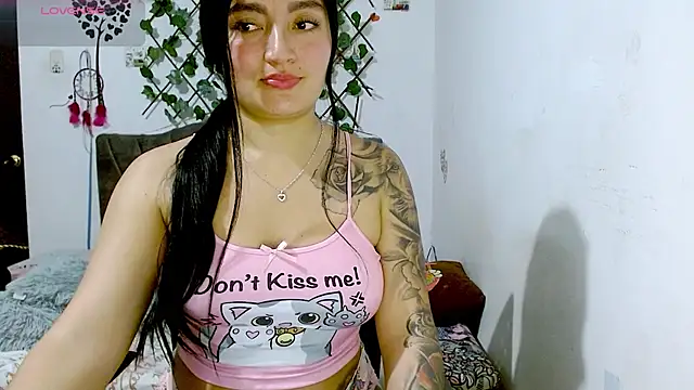 Snapshot of Hanna__Cute22 chatting on March 21, 2026, 12:59 am Hanna Cute22 online show from March 21, 2026, 12:59 am
