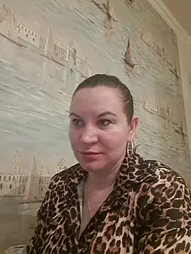 LaraHarper online show from April 4, 2026, 9:23 pm