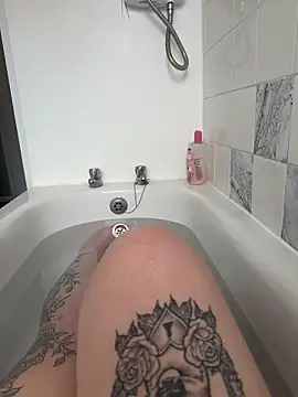 BeeMay22 online show from March 25, 2026, 2:01 pm