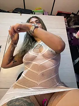 stefanyqueen69 online show from April 10, 2026, 1:49 pm