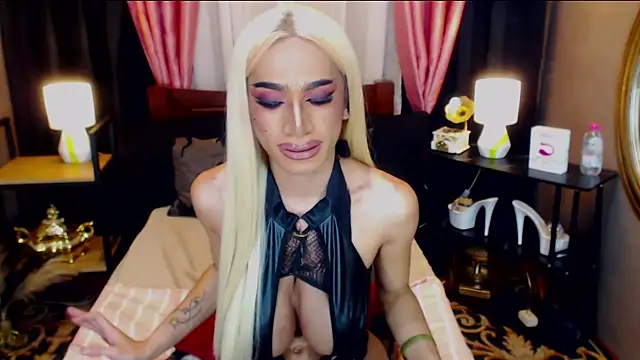 Snapshot of KieraLee chatting on May 24, 2026, 11:15 am KieraLee online show from May 24, 2026, 11:15 am