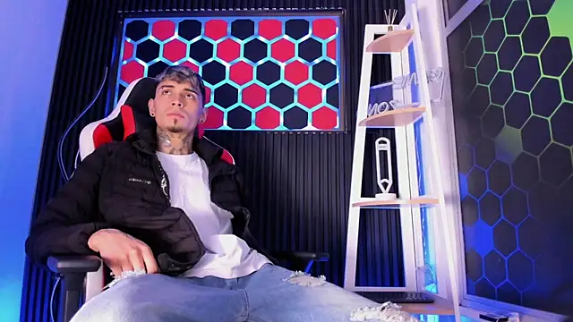 Max Hader  online show from March 28, 2026, 2:44 am