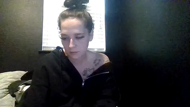 Snapshot of TallHungandCloudy69 chatting on May 19, 2026, 1:56 am TallHungandCloudy69 online show from May 19, 2026, 1:56 am