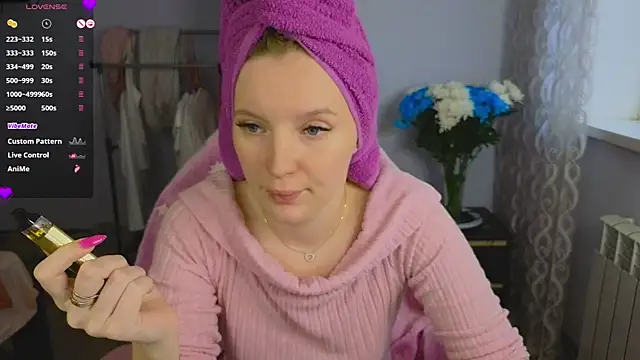 Snapshot of Mary_Blu chatting on April 9, 2026, 4:12 am Mary Blu online show from April 9, 2026, 4:12 am