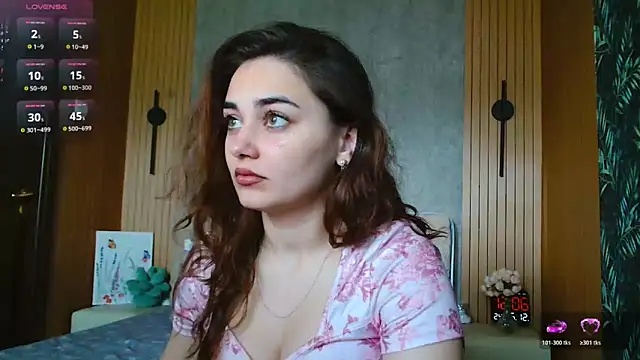 Snapshot of KatarinaHeaven chatting on May 12, 2026, 9:06 am KatarinaHeaven online show from May 12, 2026, 9:06 am