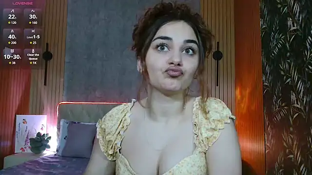 Snapshot of KatarinaHeaven chatting on May 18, 2026, 7:41 pm KatarinaHeaven online show from May 18, 2026, 7:41 pm