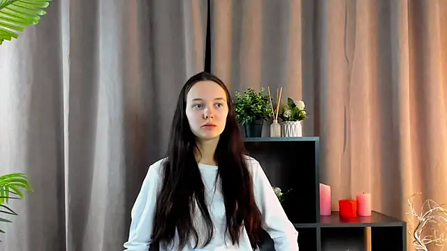 Snapshot of NeomiMendoza chatting on March 3, 2026, 7:03 am NeomiMendoza online show from March 3, 2026, 7:03 am