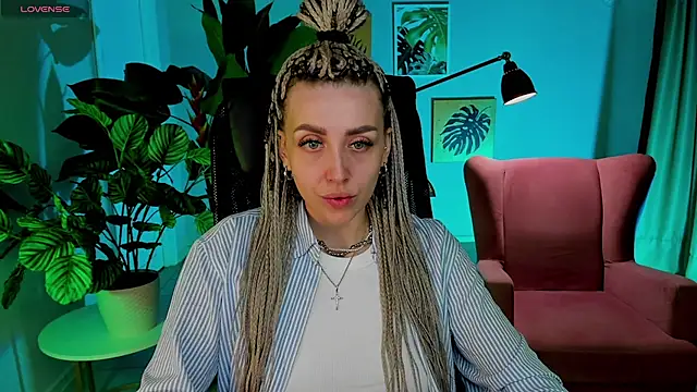 MonicaRiley online show from June 19, 2026, 9:02 am